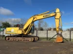 Arriendo de excavadoras de orugas de 20 toneladas Volvo, Kobelco y SDLG para movimiento de tierras y excavaciones profundas. Cotice con Servisan.